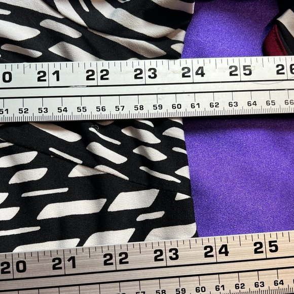 πStudio One Studio One V-Neckline 1/2 Sleeves PluPlus Size Soft Flowing Dress - Picture 10 of 15